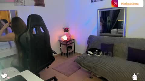Snapshot of piinkpandora chatting on 04/05/26, 08:17 PiinkPandora online show from 04/05/26, 08:17