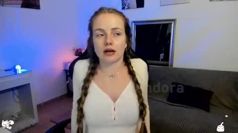 Snapshot of piinkpandora chatting on 04/15/26, 08:20 PiinkPandora online show from 04/15/26, 08:20