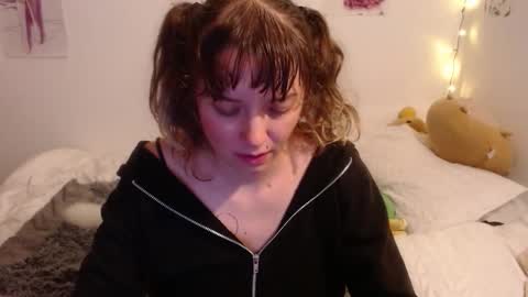 Snapshot of pikawiii chatting on 01/23/25, 01:51 ill be back on monday 18th of november online show from 01/23/25, 01:51