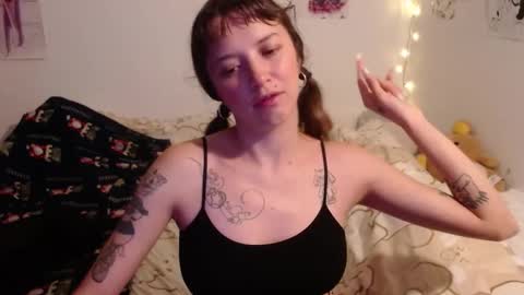 Snapshot of pikawiii chatting on 03/07/25, 01:20 ill be back on monday 18th of november online show from 03/07/25, 01:20