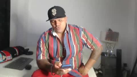 Snapshot of pikoro_gomez chatting on 03/08/25, 01:06 pikoro_gomez online show from 03/08/25, 01:06