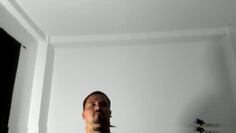 Snapshot of pikoro_gomez chatting on 10/15/25, 01:50 pikoro_gomez online show from 10/15/25, 01:50