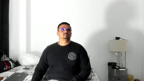 Snapshot of pikoro_gomez chatting on 11/24/25, 01:16 pikoro_gomez online show from 11/24/25, 01:16