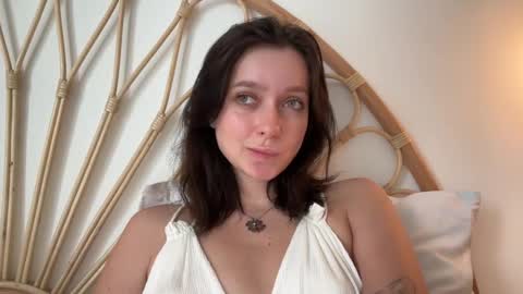 Snapshot of pileacadieri__ chatting on 12/11/24, 09:41 Trisha     online show from 12/11/24, 09:41