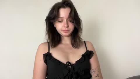 Snapshot of pileacadieri__ chatting on 01/02/25, 10:48 Trisha     online show from 01/02/25, 10:48