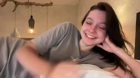 Snapshot of pileacadieri__ chatting on 02/18/25, 02:38 Trisha     online show from 02/18/25, 02:38