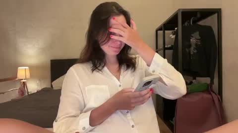 Snapshot of pileacadieri__ chatting on 03/11/25, 02:07 Trisha     online show from 03/11/25, 02:07