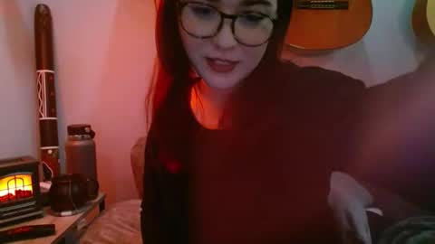 PilloGoddess online show from 10/25/25, 08:00