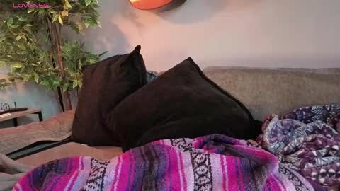 Snapshot of pillogoddess chatting on 03/12/26, 11:49 PilloGoddess online show from 03/12/26, 11:49