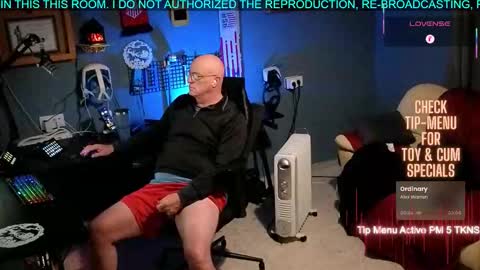 Snapshot of pilot_dave_69 chatting on 11/25/25, 05:29 Dave online show from 11/25/25, 05:29