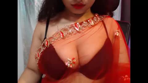 Snapshot of pilowprincess chatting on 05/04/26, 06:59 Sayra online show from 05/04/26, 06:59