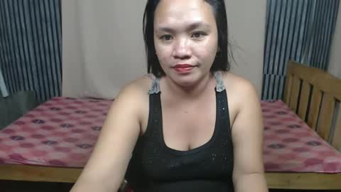 Snapshot of pinay_adeline chatting on 10/19/25, 01:56 pinay_adeline online show from 10/19/25, 01:56