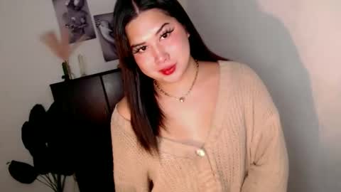 Snapshot of pinay_ivy chatting on 05/17/26, 01:36 Ivy Morningstar online show from 05/17/26, 01:36