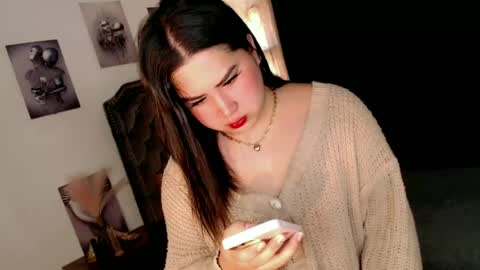 Snapshot of pinay_ivy chatting on 06/17/26, 01:08 Ivy Morningstar online show from 06/17/26, 01:08