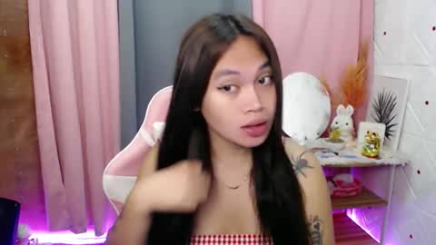 Snapshot of pinay_jenxx chatting on 04/11/26, 10:52 Jen online show from 04/11/26, 10:52