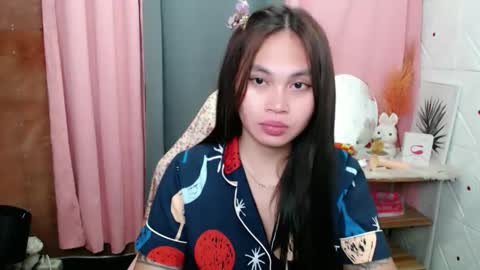 Snapshot of pinay_jenxx chatting on 04/13/26, 01:11 Jen online show from 04/13/26, 01:11