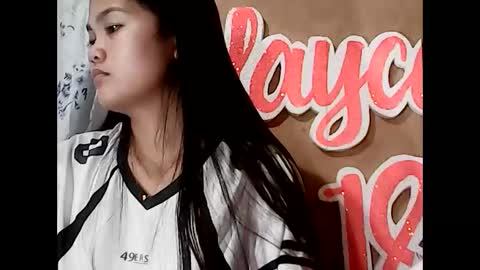 Snapshot of pinay_just18th chatting on 01/18/26, 09:18 pinay_just18th online show from 01/18/26, 09:18