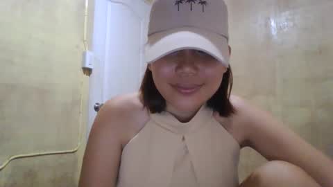Snapshot of pinay_mona03 chatting on 04/19/26, 06:10 Mona Pinay online show from 04/19/26, 06:10