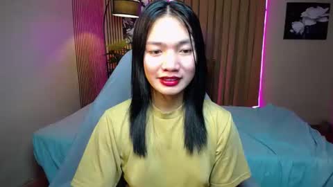 Snapshot of pinay_shenna chatting on 09/18/25, 11:01 Shenna online show from 09/18/25, 11:01