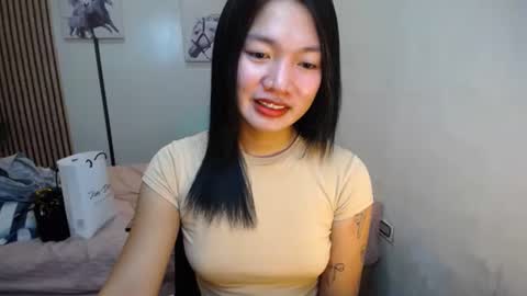 Snapshot of pinay_shenna chatting on 10/02/25, 10:50 Shenna online show from 10/02/25, 10:50