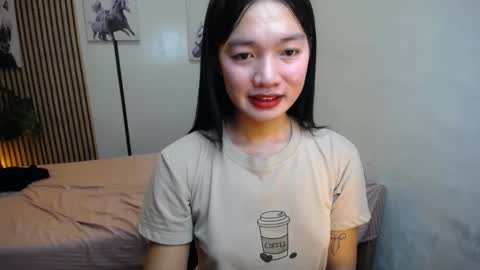 Snapshot of pinay_shenna chatting on 11/14/25, 05:28 Shenna online show from 11/14/25, 05:28