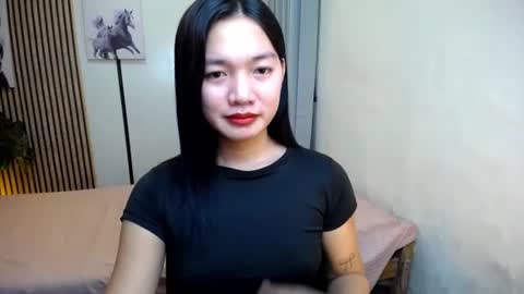 Snapshot of pinay_shenna chatting on 11/24/25, 05:12 Shenna online show from 11/24/25, 05:12