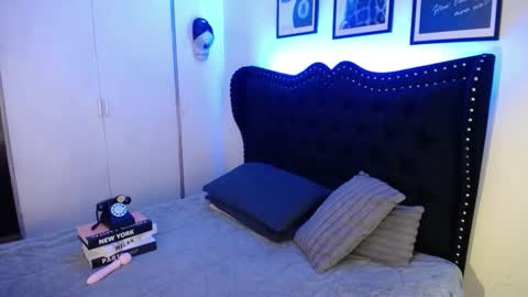 dee online show from 11/15/25, 12:41