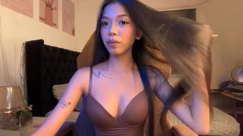 Snapshot of pinay_xpress chatting on 05/21/26, 01:18 TINA online show from 05/21/26, 01:18