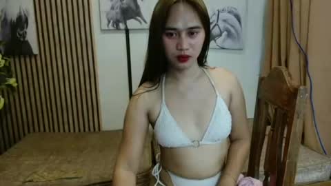 Snapshot of pinay_yahsy chatting on 06/22/26, 06:43 pinay_yahsy online show from 06/22/26, 06:43