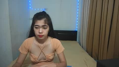 Snapshot of pinaycutie_sylvia chatting on 10/14/25, 11:27 Via online show from 10/14/25, 11:27