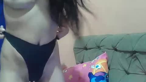 Snapshot of pinayforyou69 chatting on 04/17/26, 06:33 Marimar online show from 04/17/26, 06:33