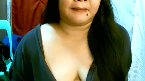 Snapshot of pinayjona chatting on 10/19/25, 11:33 pinayjona online show from 10/19/25, 11:33