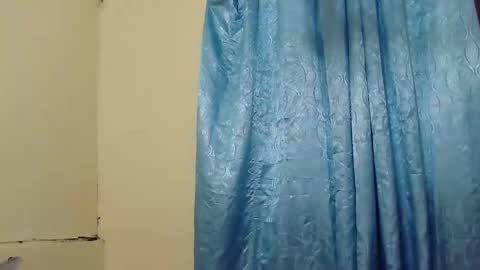 Snapshot of pinayloving_bella chatting on 10/10/25, 12:53 pinayloving_bella online show from 10/10/25, 12:53