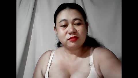 Snapshot of pinaymama12345 chatting on 04/11/26, 10:47 pinaymama12345 online show from 04/11/26, 10:47