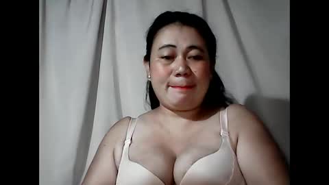 Snapshot of pinaymama12345 chatting on 04/17/26, 10:24 pinaymama12345 online show from 04/17/26, 10:24