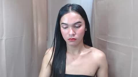 Snapshot of pinaysweatwetlover69 chatting on 09/21/25, 04:25 celistina Crwford online show from 09/21/25, 04:25