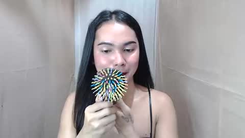 Snapshot of pinaysweatwetlover69 chatting on 10/27/25, 02:48 celistina Crwford online show from 10/27/25, 02:48