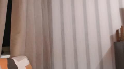       online show from 12/02/25, 06:58