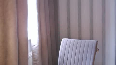 Snapshot of pineapple__mood chatting on 04/28/26, 06:51 online show from 04/28/26, 06:51