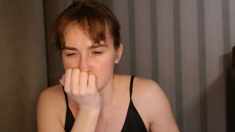 Snapshot of pineapple__mood chatting on 04/30/26, 06:58 online show from 04/30/26, 06:58