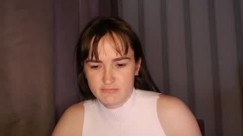 Snapshot of pineapple__mood chatting on 05/04/26, 04:41 online show from 05/04/26, 04:41
