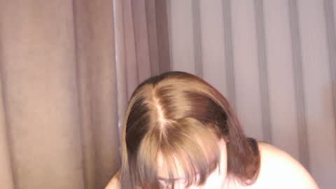Snapshot of pineapple__mood chatting on 05/27/26, 10:12 online show from 05/27/26, 10:12