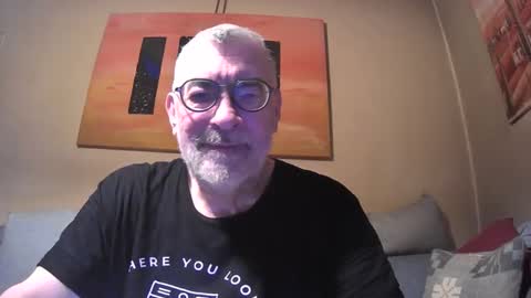 Snapshot of pinholder chatting on 12/21/24, 08:28 Michael online show from 12/21/24, 08:28