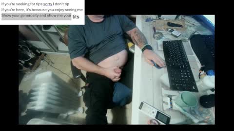 Snapshot of pini_z chatting on 12/29/24, 07:53 pini_z online show from 12/29/24, 07:53