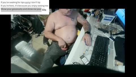 Snapshot of pini_z chatting on 01/16/25, 06:59 pini_z online show from 01/16/25, 06:59