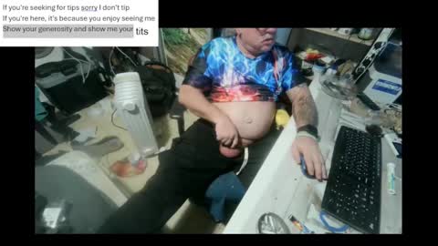 Snapshot of pini_z chatting on 01/17/25, 10:56 pini_z online show from 01/17/25, 10:56