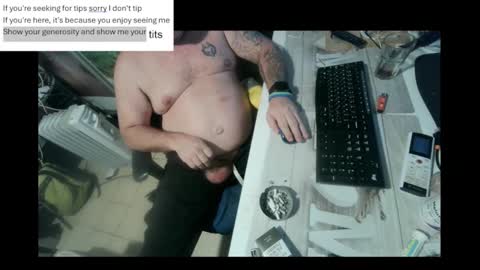 Snapshot of pini_z chatting on 01/18/25, 08:30 pini_z online show from 01/18/25, 08:30