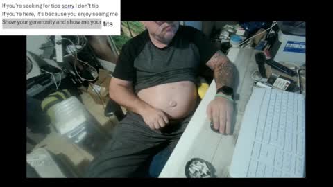 Snapshot of pini_z chatting on 01/21/25, 03:21 pini_z online show from 01/21/25, 03:21