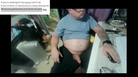 Snapshot of pini_z chatting on 02/15/25, 08:33 pini_z online show from 02/15/25, 08:33