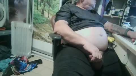 pini_z online show from 02/14/26, 06:48